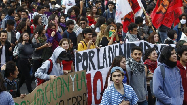 Confech por violencia en marcha: No pueden pasarnos la pelota sólo a nosotros