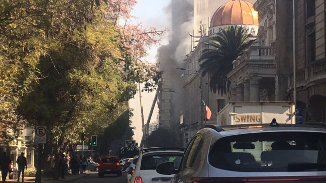Incendio afecta a un departamento en calle Catedral
