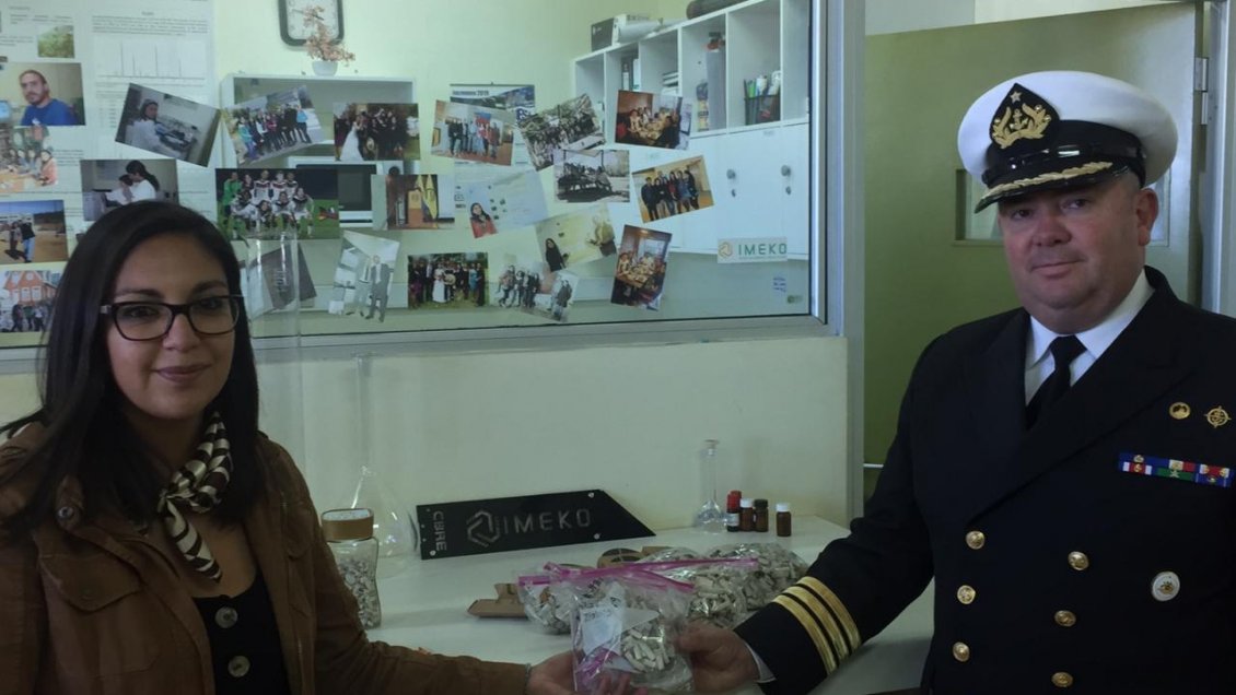 Recolectan más de 3 mil colillas de cigarro en playa de Quintero