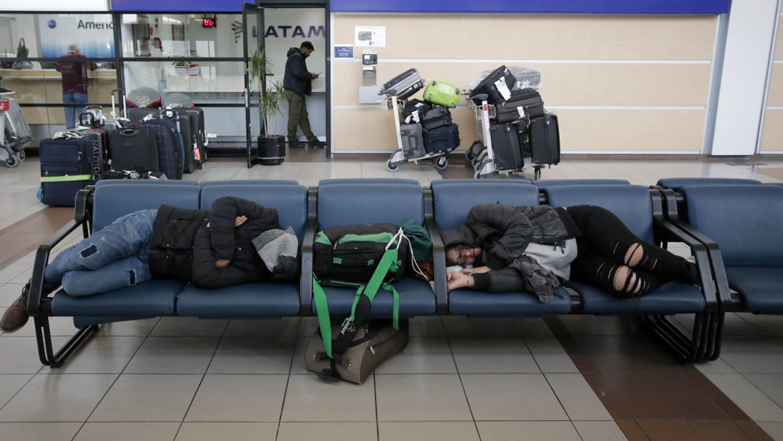 Suspenden y desvían vuelos en aeropuerto de Punta Arenas por malas condiciones meteorológicas