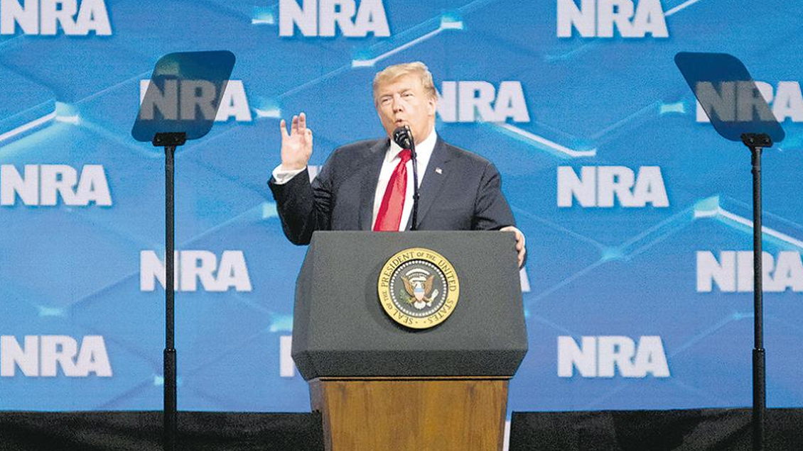Trump fustigó investigación de Nueva York contra la Asociación Nacional del Rifle