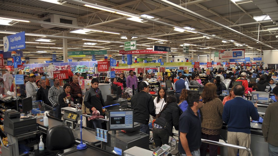 Feriado irrenunciable: ¿A qué hora cierra el comercio y los supermercados este martes?