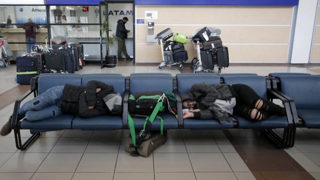 Suspenden y desvían vuelos en aeropuerto de Punta Arenas por malas condiciones meteorológicas