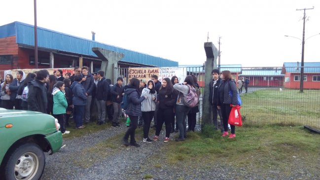 Chaitén: Apoderados se tomaron escuela por malas condiciones
