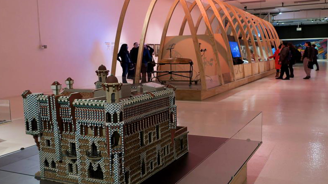 Gaudí atrae a miles de chilenos con una exposición de su obra en Valparaíso