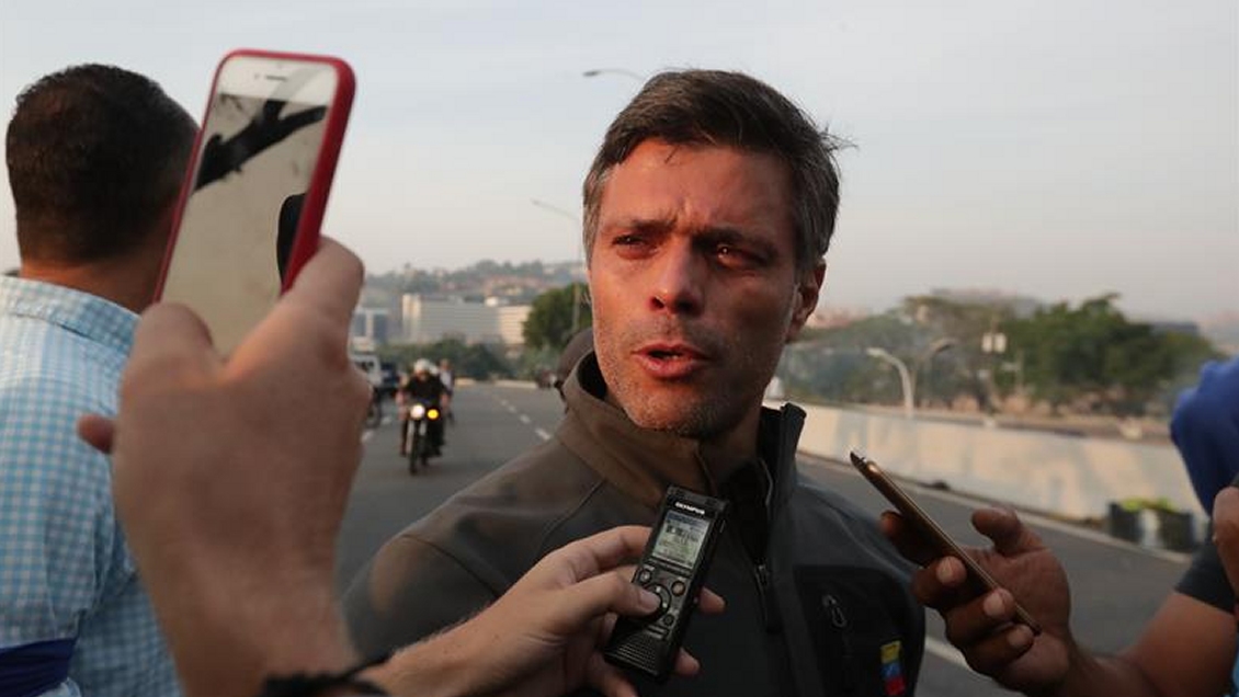 Leopoldo López y su familia abandonaron embajada chilena en Caracas