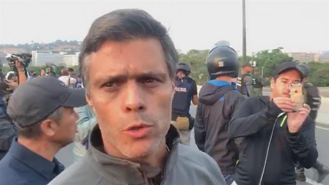 Leopoldo López y su familia se refugian en la embajada chilena