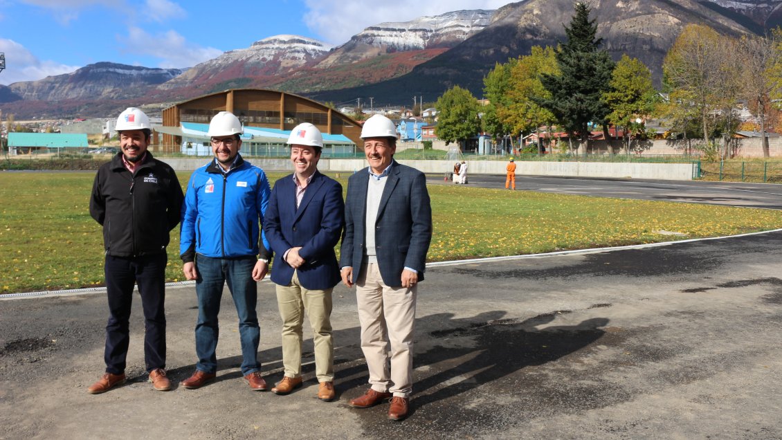 Ochenta por ciento de avance presenta construcción de Estadio Atlético de Coyhaique