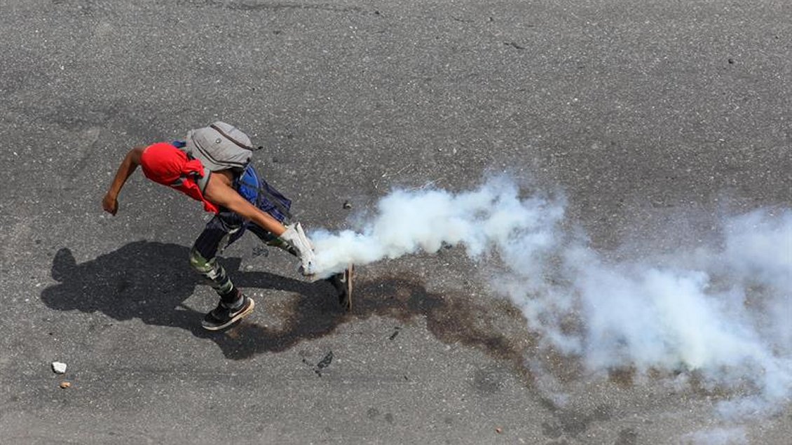 Dos adolescentes fallecieron en protestas en Venezuela