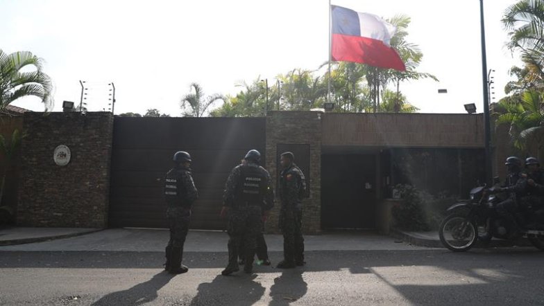 El millonario gasto de Cancillería para mantener refugiados en embajada en Venezuela