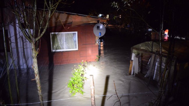 Alerta roja para Hualaihué por desborde del río Blanco