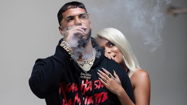 Lo que faltaba: Anuel AA y Karol G pasaron el susto de sus vidas en avión privado