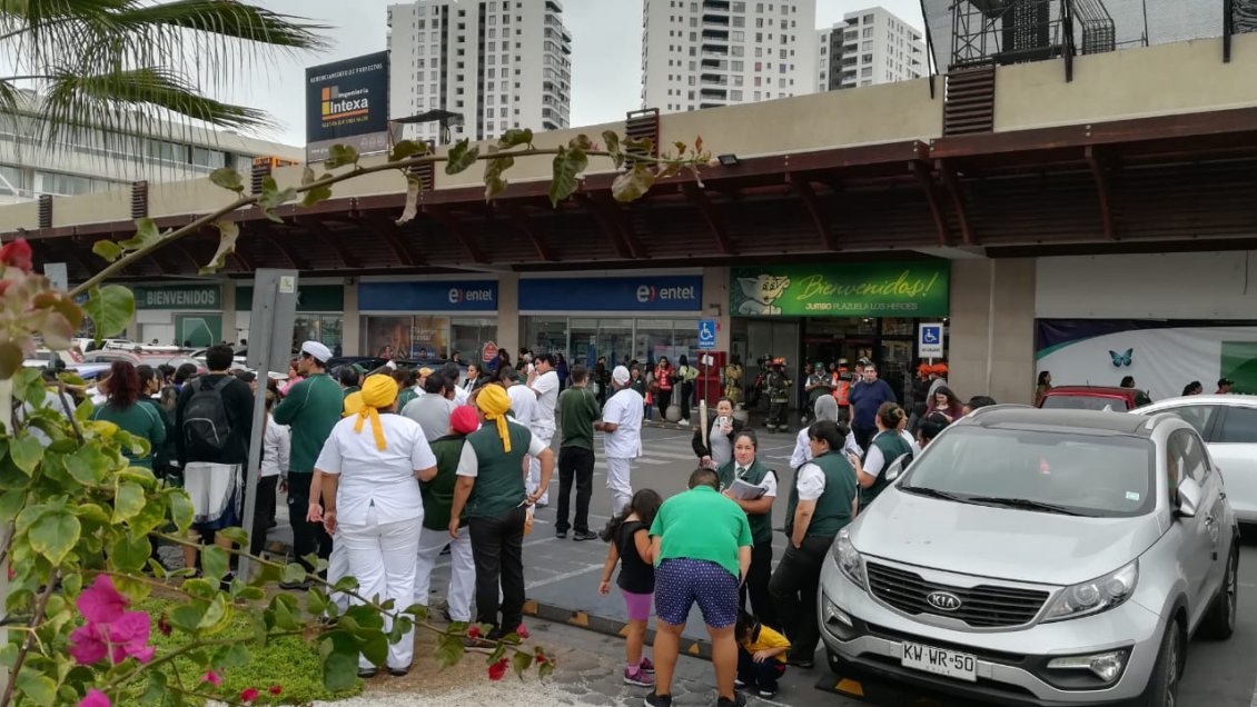 Supermercado de Iquique fue evacuado por posible fuga de gas