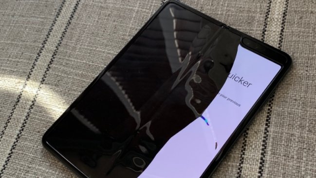 Samsung cancelará pedidos de su primer teléfono flexible tras fallas