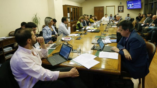 Comisión aprobó incluir a menores de edad en proyecto de eutanasia