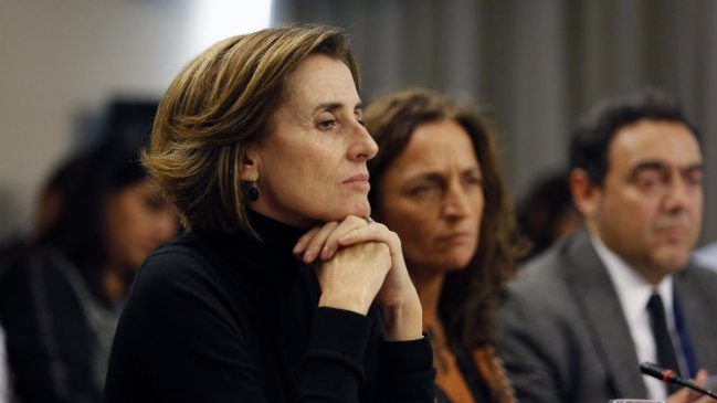 Oposición acusa a Mineduc de 