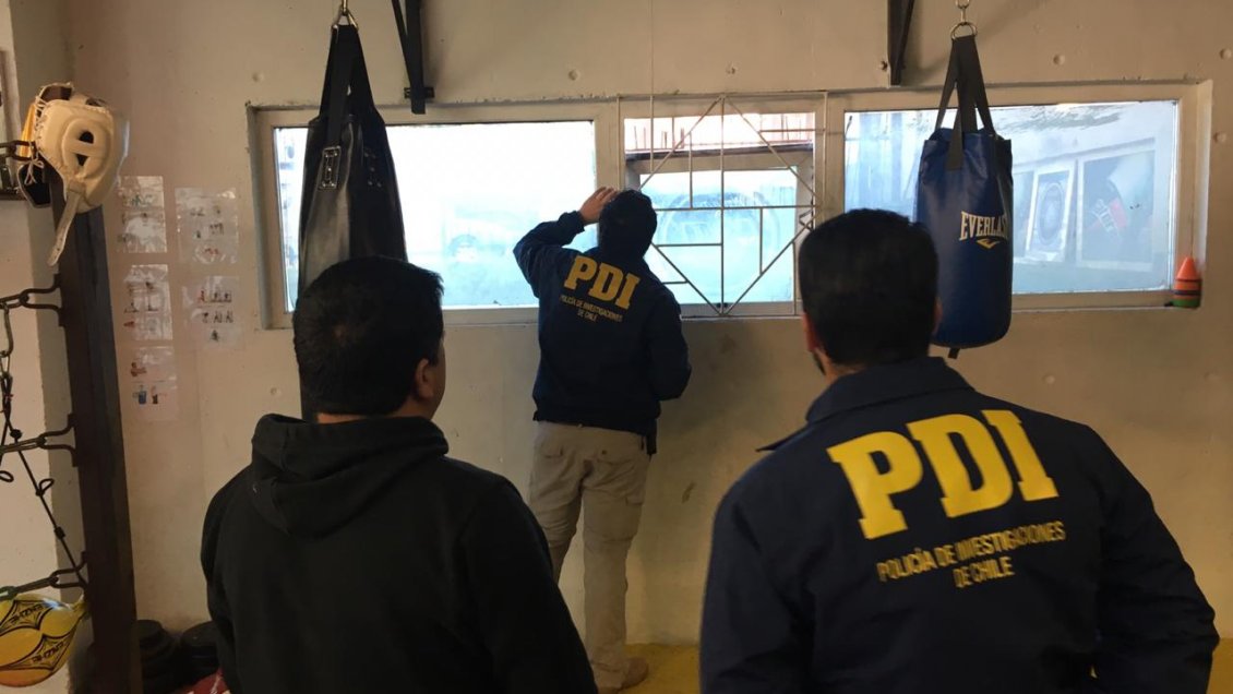 Roban implementación deportiva de Daniela 