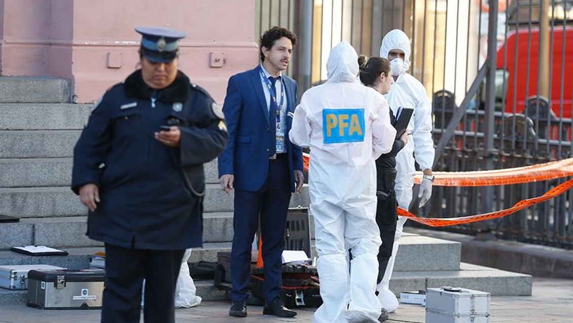 Detuvieron a sujeto que intentó ingresar a la Casa Rosada con un arma: Buscaba a Macri