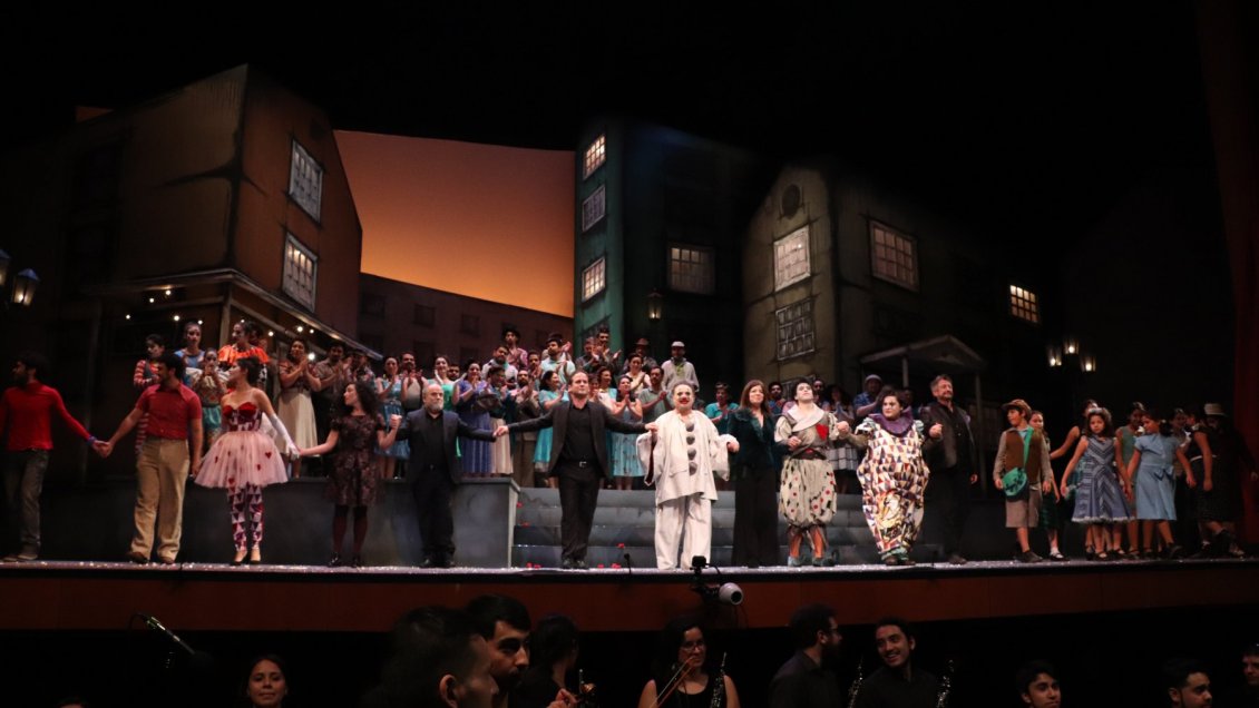 Con un atractivo e intenso 