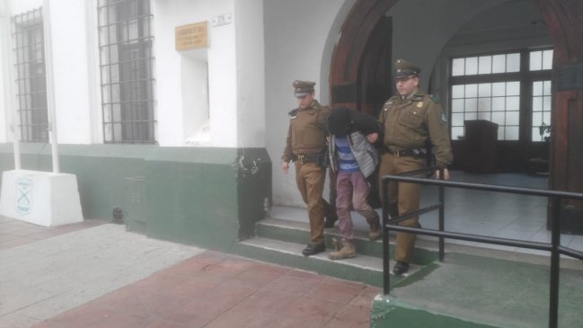 Ladrón que atacó en sucursal de Fonasa fue detenido tras persecución en la Ruta 5