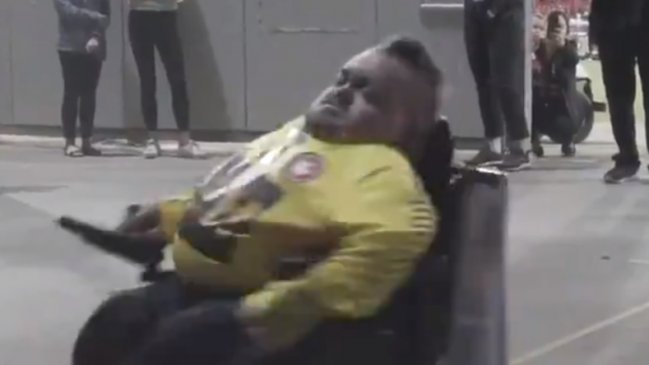 Hombre en silla de ruedas rompió el récord más mareador del mundo