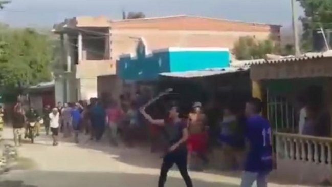 Mujer cambió su clave de Wi-Fi y vecinos atacaron su casa con piedras, palos y machetes