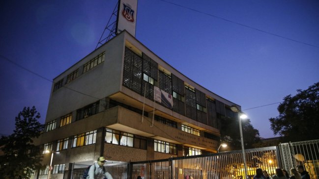 Piñera: Un puñado de delincuentes tiene capturado el Instituto Nacional