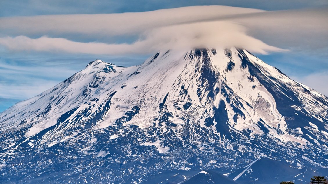 Dos turistas extranjeros se extraviaron en Volcán Llaima