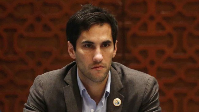 Cristóbal Piñera se disculpó por haber viajado a China con sus papás