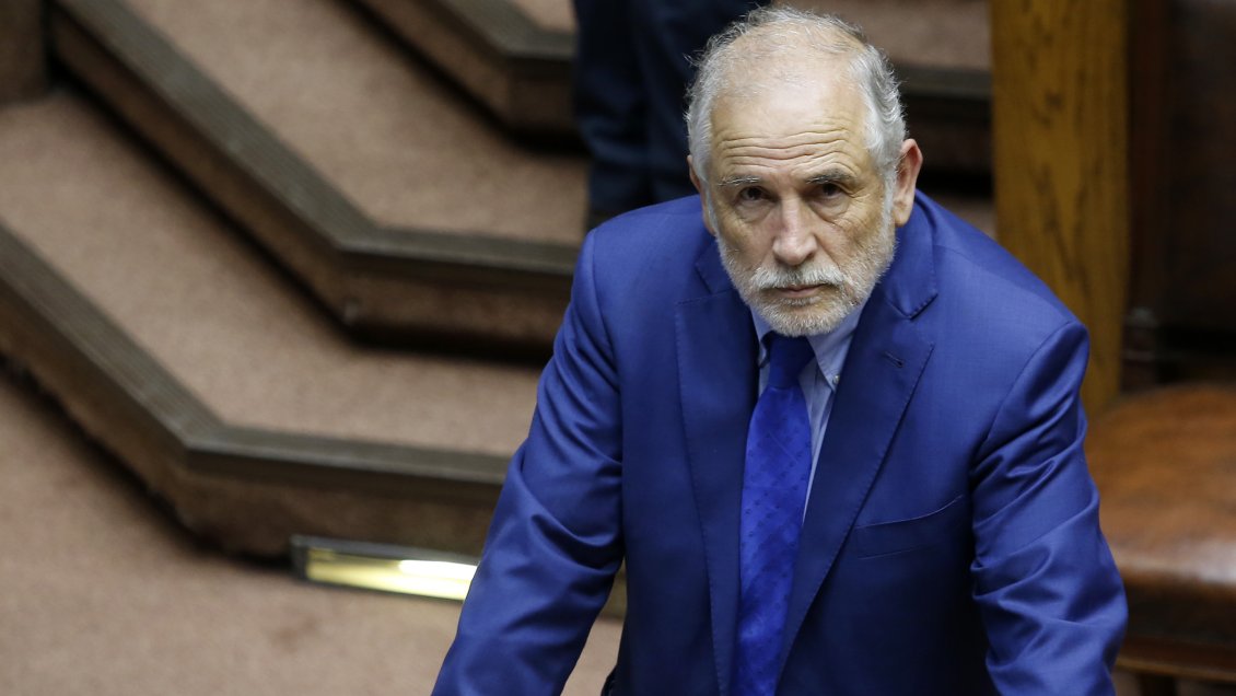 Montes cree que al Gobierno le falta 