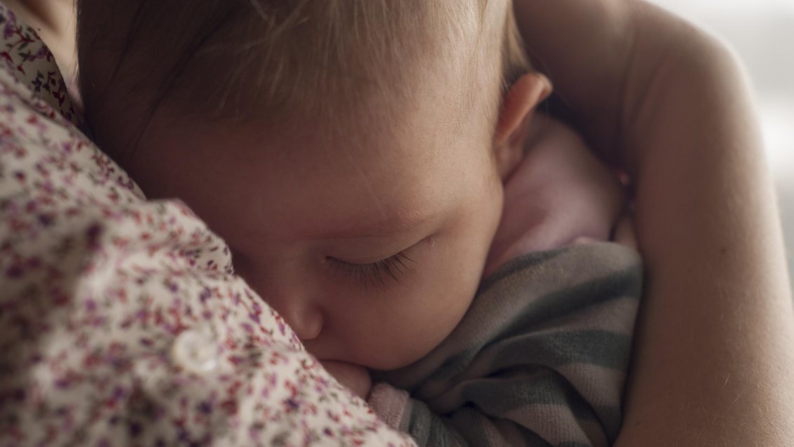 Padres olvidaron a su hijo recién nacido en un taxi cuando volvían del hospital