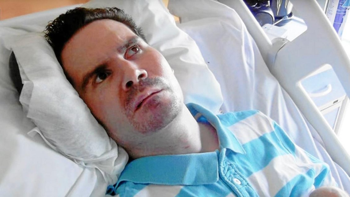 Hombre lleva 11 años en estado vegetal y posible desconexión quiebra a su familia