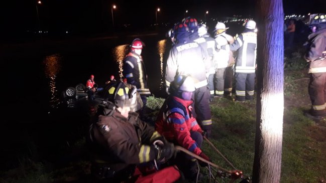 Un muerto dejó caída de un auto a canal de Talcahuano