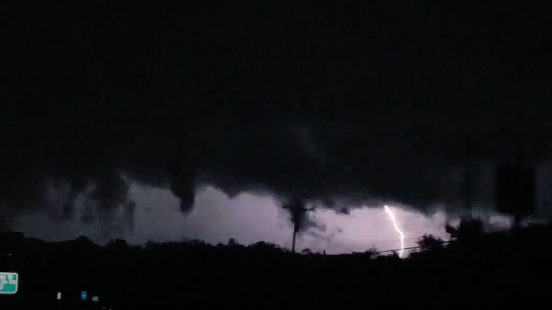 Un poderoso tornado golpeó la capital de Missouri