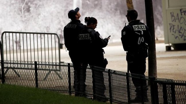 Mujer denuncia que dos ladrones le robaron millonario diamante desde un hotel de París