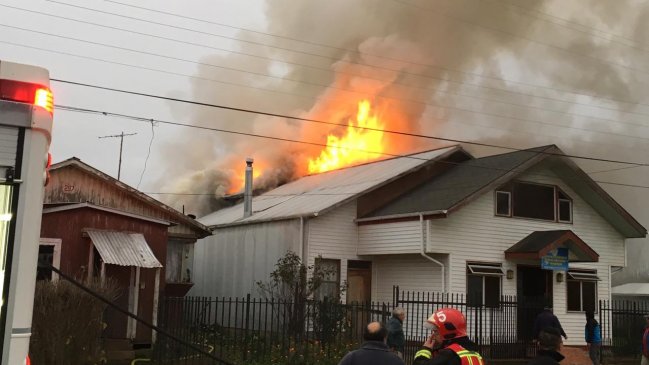 Falta de grifos impidió que Bomberos controlara incendio de una iglesia evangélica