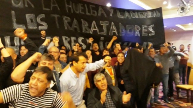 Sindicatos llaman a votar por la huelga en Chuquicamata