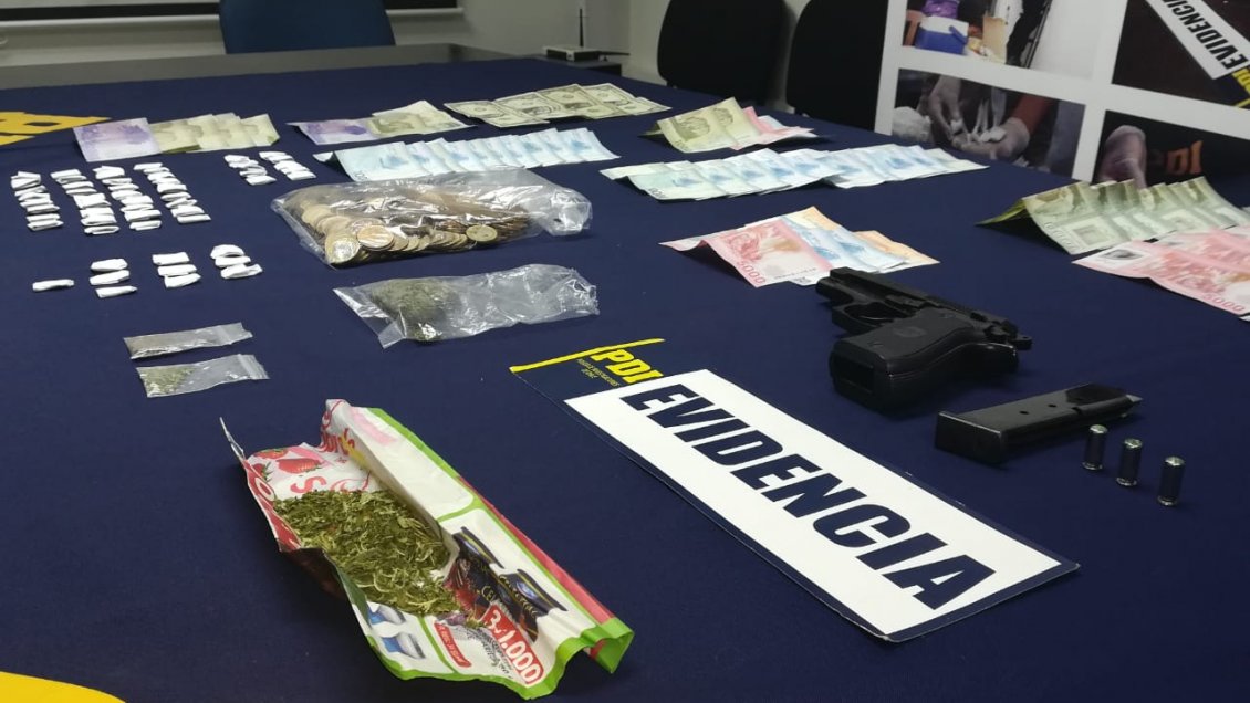 Detienen a tres sujetos acusados de vender drogas en Penco