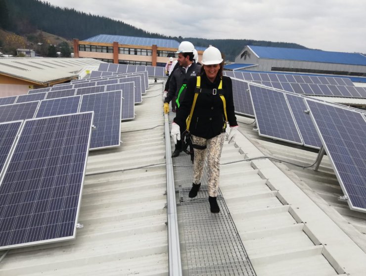 Liceo Bicentenario de Coelemu llenó su techumbre de paneles solares