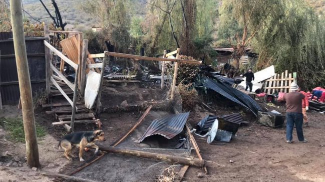 Incendio consumió cinco inmuebles en Machalí
