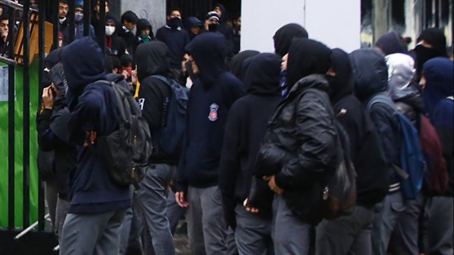 Gobierno justificó revisión de mochilas tras ataque en colegio de Puerto Montt