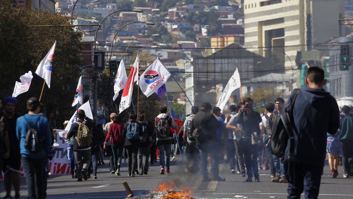 Confech llama a marchar el sábado en Valparaíso, 