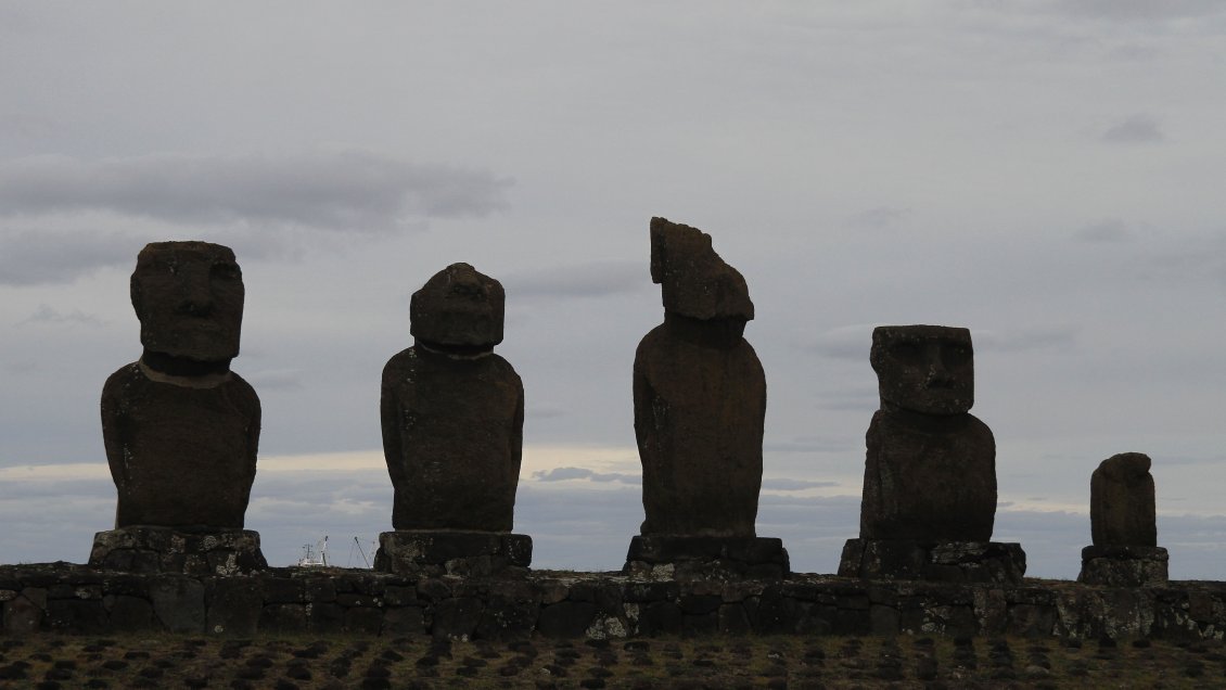 Se enredó el cambio de nombre de Isla de Pascua por Rapa Nui