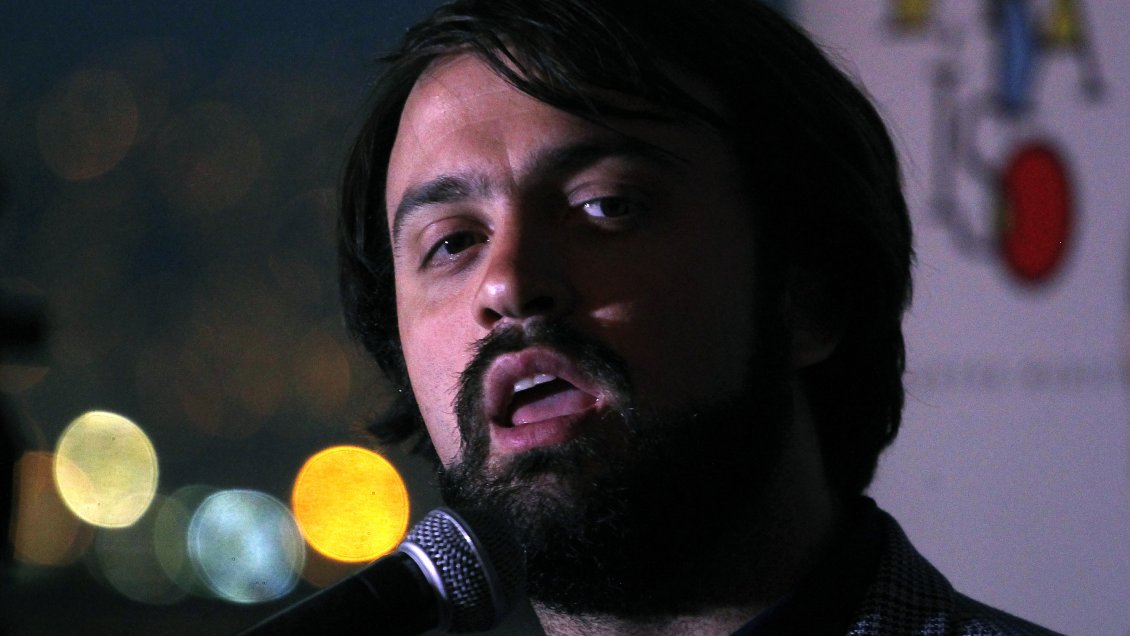 Sharp teme problemas durante cuenta presidencial nocturna: Culpa al Gobierno