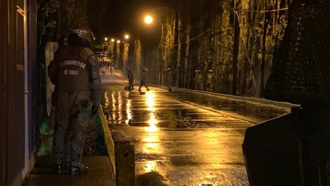 Valdivia: Marcha contra reformas del Gobierno dejó un detenido y un carabinero con lesiones en su rostro