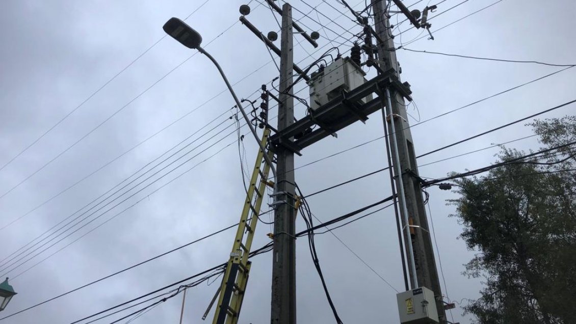 ¿A quién echarle la culpa? Empedrado lleva más de 20 horas sin luz