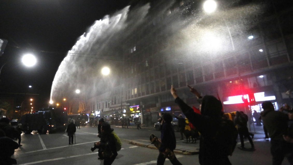 Comercio porteño pidió renuncia de la gobernadora por desmanes durante Cuenta Pública