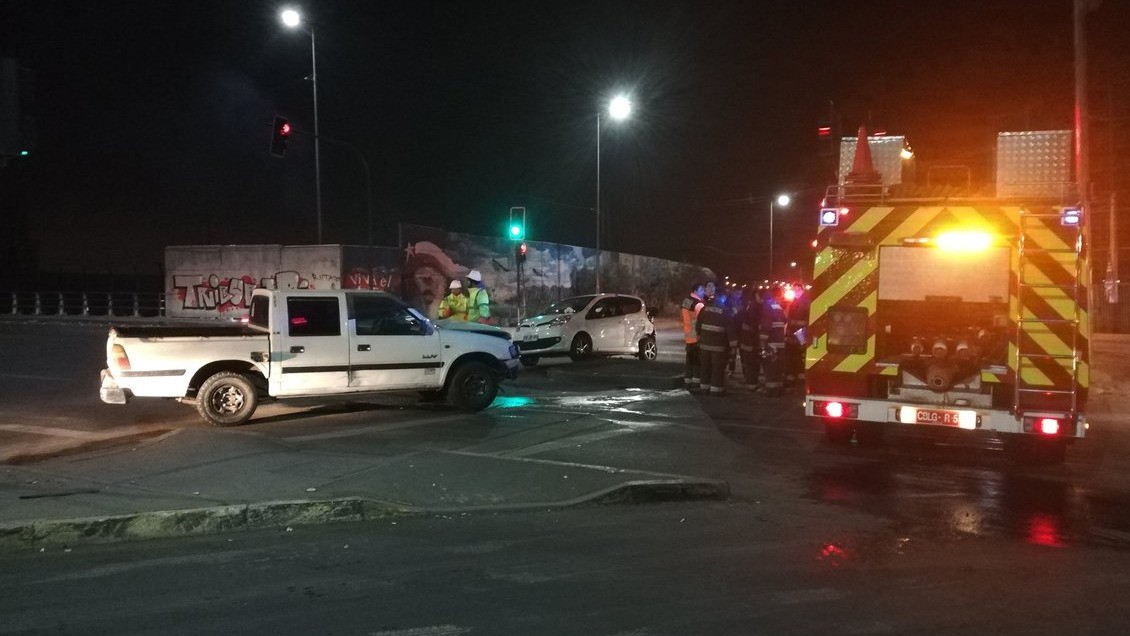 Un conductor de Uber y su pasajera lesionados tras colisión en La Pintana