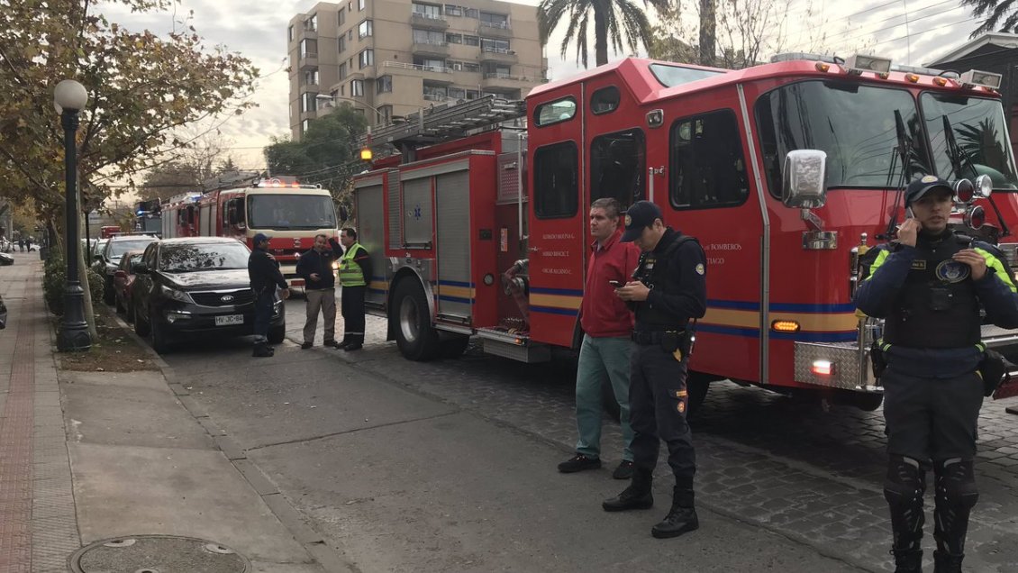 Emergencia movilizó a Bomberos en colegio de Providencia