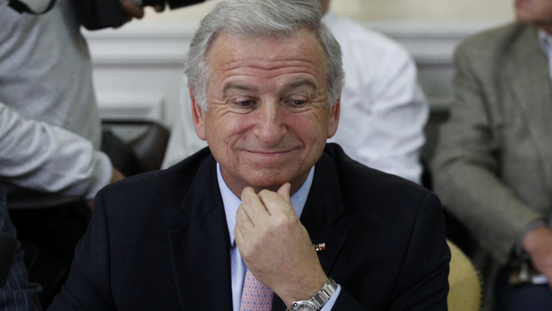 Diputado PS: El ministro Larraín le mintió a todo el país